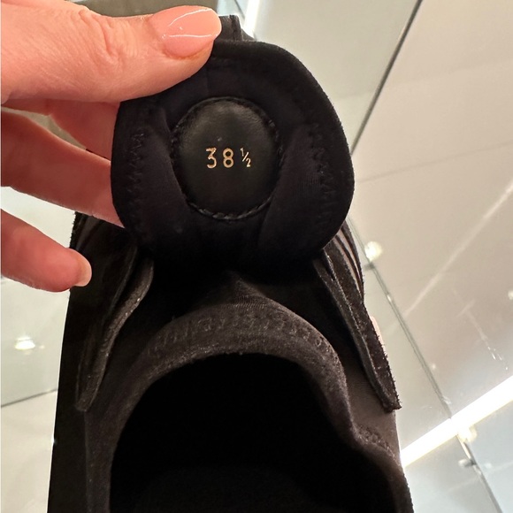 Louis Vuitton Run Away Sneakers - Picture 6 of 6